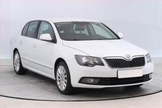 �koda Superb Comfort 2.0 TDI, Xenony