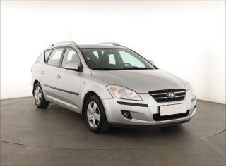 Kia Ceed 1.4 CVVT, Ta�n�, dobr� stav