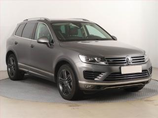 Volkswagen Touareg Business 3.0 TDI, nov v R