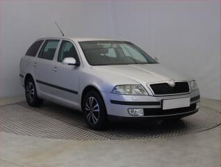 �koda Octavia Ambiente 1.6, nov� STK, Klima