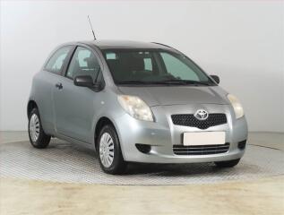 Toyota Yaris 1.0 VVT-i, po STK, rezervace