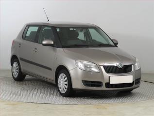 koda Fabia 1.4 16V, po STK, rezervace