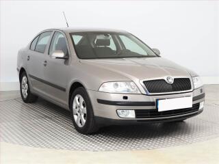 �koda Octavia Elegance 1.6, Xenony, Tempomat