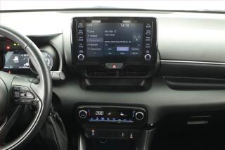 Toyota Yaris (2023) 1.5 VVT-i Hybrid, Automat, ČR - náhled 9
