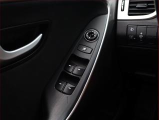 Hyundai i30 (2015) 1.4 CVVT, Tempomat - náhled 14