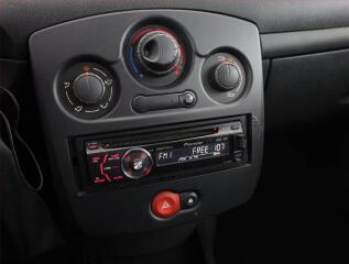 Peugeot 5008 (2018) PureTech 130, Automat, 7 míst - náhled 10