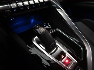 Peugeot 5008 (2018) PureTech 130, Automat, 7 míst - náhled 11