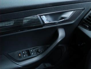 Škoda Karoq (2018) Style 2.0 TDI, 4X4, Automat - náhled 16