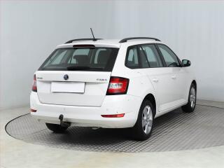 Citroën C4 Picasso (2014) 1.6 HDi, Automat, 7 míst - náhled 5