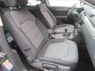 Volkswagen Passat (2013) 2.0 TDI, Navi, Tempomat - náhled 9