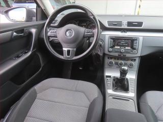 Volkswagen Passat (2013) 2.0 TDI, Navi, Tempomat - náhled 7