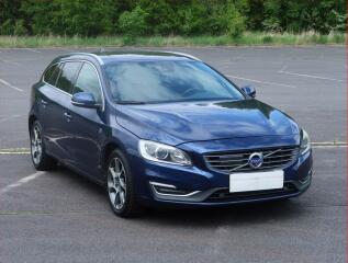 Volvo V60 D4 2.0, Serv.kniha, K��e, Navi