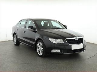�koda Superb 2.0 TDI, Xenony, Tempomat