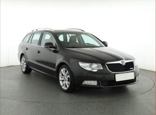 �koda Superb Ambition 1.6 TDI, Navi, Xenony