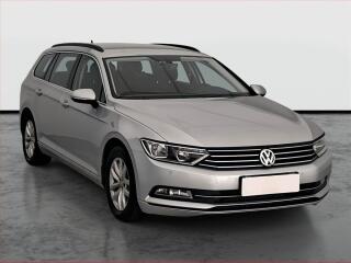 Volkswagen Passat 2.0 TDI, Serv.kniha, Navi