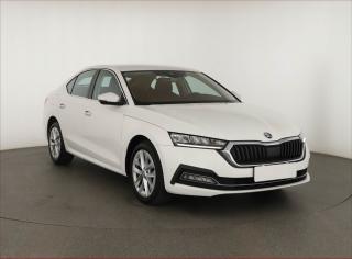 koda Octavia 1.5 TSI, R,1.maj, Serv.kniha