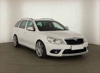 �koda Octavia RS 2.0 TSI, Xenony, Tempomat