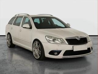 �koda Octavia RS 2.0 TSI, Xenony, Tempomat