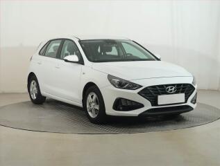 Hyundai i30 1.5 DPI, �R,1.maj, Serv.kniha