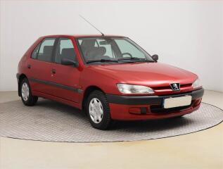Peugeot 306 1.4, po STK, obl�ben� v�z