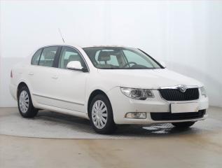 koda Superb 2.0 TDI, nov STK, zamluveno