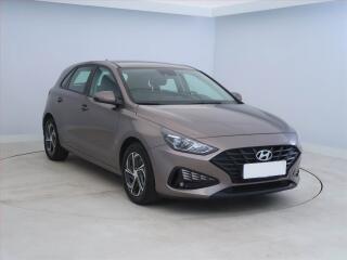 Hyundai i30 1.5 DPI, �R,1.maj, Serv.kniha