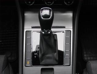 Volkswagen Passat CC (2011) 2.0 TDI BMT, Automat - náhled 13