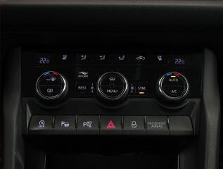 Volkswagen Passat CC (2011) 2.0 TDI BMT, Automat - náhled 15