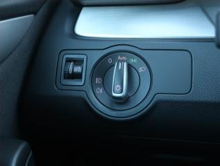 Volkswagen Passat CC (2011) 2.0 TDI BMT, Automat - náhled 22
