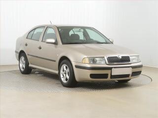 �koda Octavia 1.6, nov� STK, jezd� v�born�
