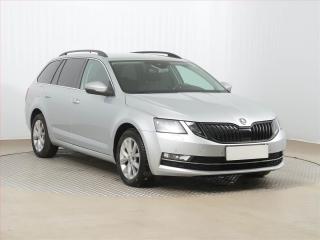 koda Octavia 1.6 TDI, Serv.kniha, Tempomat