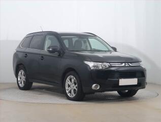 Mitsubishi Outlander 2.2 DI-D, 4X4, 7�m�st, Xenony