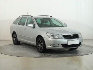 �koda Octavia Ambition 1.4 TSI, Xenony