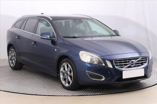 Volvo V60 D4 2.0, Xenony, Tempomat