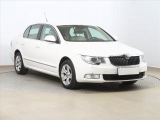 koda Superb 2.0 TDI, Xenony, Tempomat
