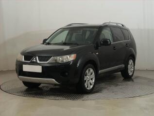 Mitsubishi Outlander (2008) Intense 2.0 DI-D, 4X4, 7 míst - náhled 2