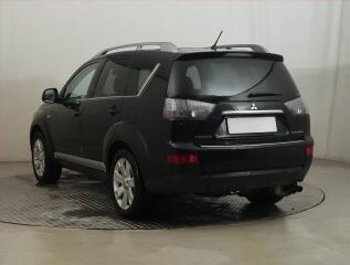 Mitsubishi Outlander (2008) Intense 2.0 DI-D, 4X4, 7 míst - náhled 4