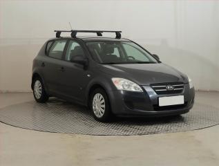 Kia Ceed 1.4 CVVT, po STK, slun stav