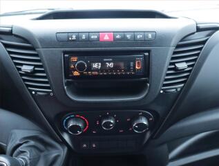 Škoda Octavia (2011) Elegance 1.8 TSI, Automat - náhled 9