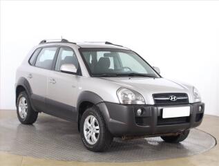 Hyundai Tucson 2.0 CRDi, 4X4, servisovan�