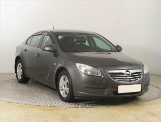 Opel Insignia 1.8, Serv.kniha, Park.�senzory