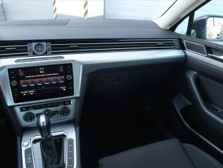 Mercedes-Benz Třídy C (2008) Avantgarde C 180 Kompressor - náhled 8