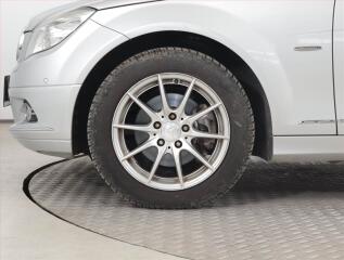 Mercedes-Benz Třídy C (2008) Avantgarde C 180 Kompressor - náhled 15