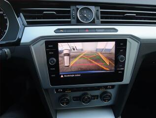 Volkswagen Passat (2019) 1.6 TDI, Automat, Serv.kniha - náhled 22