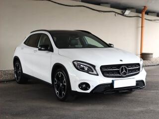 Mercedes-Benz GLA AMG line 220 4MATIC, 4X4