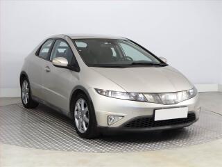 Honda Civic 1.8 i, po STK, obl�ben� v�z