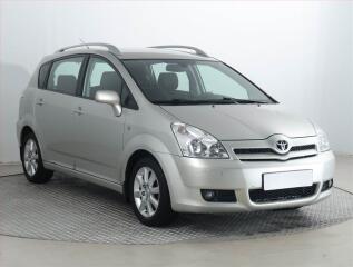 Toyota Corolla Verso 2.2 D-4D, nov� STK, Ta�n�