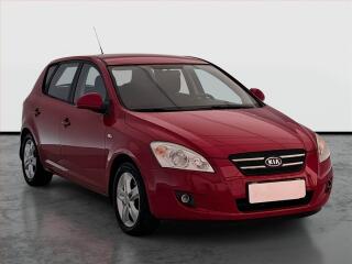 Kia Ceed 1.6 CRDi, po STK, obl�ben� v�z