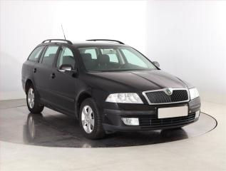 koda Octavia Ambiente 1.6, slun stav