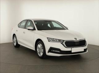 koda Octavia 1.5 TSI, R,1.maj, Serv.kniha